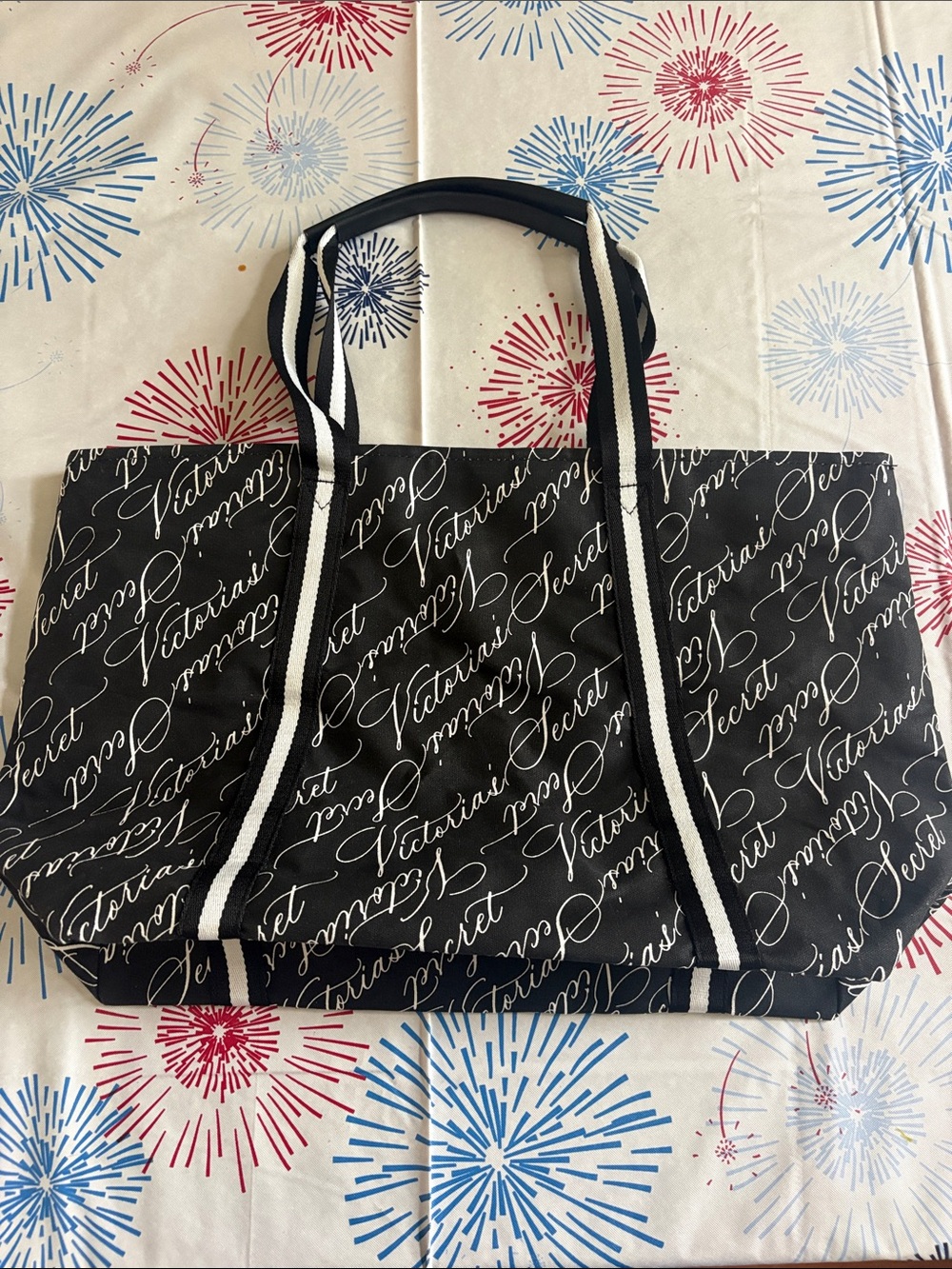 NWOT VICTORIAS SECRET TOTE